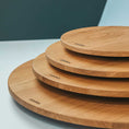 Bild in Galerie-Betrachter laden, Drehteller aus Eichenholz Natur, alle 4 Größen von unten groß (XL) nach oben klein (S) gestapelt