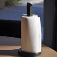 Bild in Galerie-Betrachter laden, Küchenrollenhalter aus Eichenholz schwarz, runde Platte unten ca. 15cm Durchmesser, Stab ca. 35cm hoch, Milieubild in Küche, Halter mit Küchenrolle