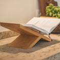 Bild in Galerie-Betrachter laden, Buchständer aus Eichenholz, x-From, aus zwei gekreuzten Holzelementen mit Buch drauf
