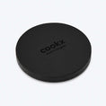 Bild in Galerie-Betrachter laden, Untersetzer aus schwarzer Eiche, 1 Stück, Unterseite wird gezeigt, Logo von cookx mittig in dunklerem schwarz